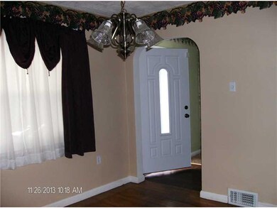 Entry/Foyer.