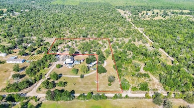 000 Peacock Cir, Youngstown, FL 32466 - photo 3