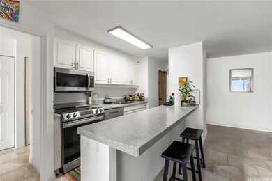 Discovery Bay Center unit 2508, Honolulu, HI 96815 - photo 2