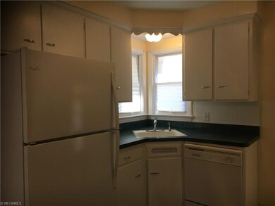 New refrigerator and dishwasher, window gives a do