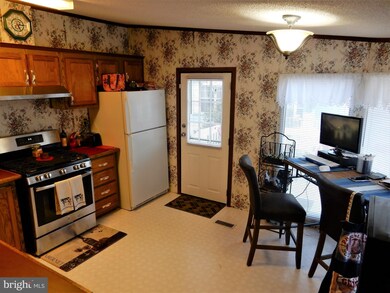 unlisted-address, Lothian, MD 20711 - photo 2