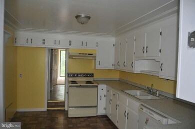 3502 Cemetery Cir, Knoxville, MD 21758 - photo 5