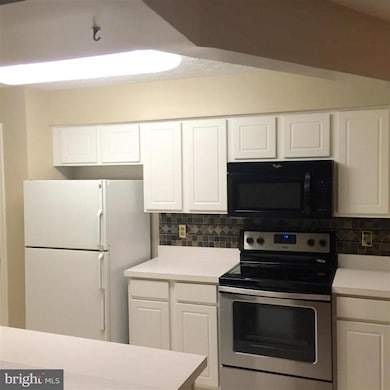 2408 Forest Edge Ct unit 201E, Odenton, MD 21113 - photo 2