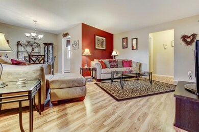 006_Family Room