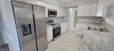 35527 Springvale St, Farmington Hills, MI 48331 - photo 6