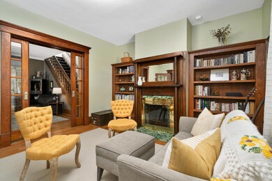 plenty of space for your books!