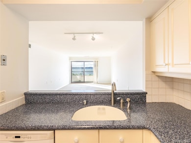 372 Main St unit 105, Port Washington, NY 11050 - photo 5