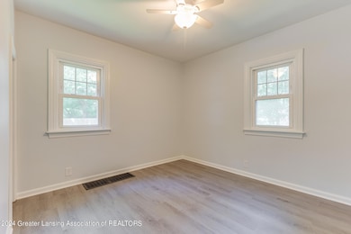 5202 Bogart St, Lansing, MI 48911 - photo 6