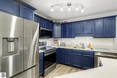 2430 Rosewood N unit B, Mount Pleasant, MI 48858 - photo 6