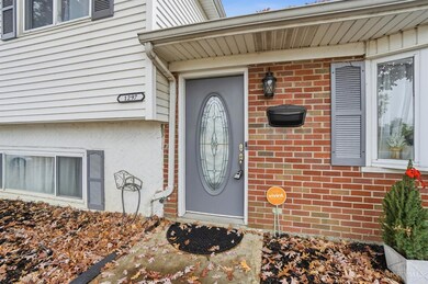 1297 Wainwright Dr, Cincinnati, OH 45246 - photo 4