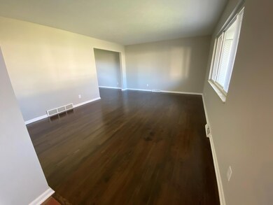 4984 Woodbriar Place, Columbus, OH 43229 - photo 4