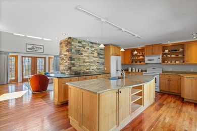 8 Norumbega Dr, Camden, ME 04843 - photo 5