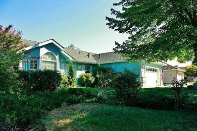 504 Vincent Ave, Central Point, OR 97502 - photo 4