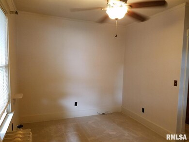 1109 W Locust St, Davenport, IA 52804 - photo 6