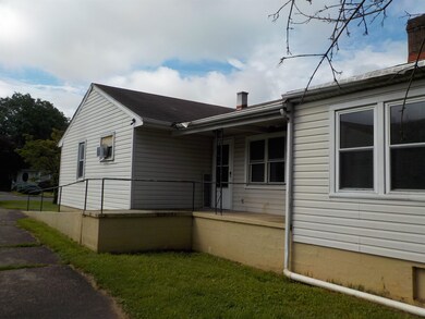 125 James Ave, Waynesboro, VA 22980 - photo 2