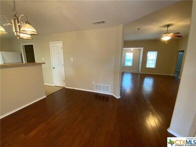 405 Chrislyn St, Troy, TX 76579 - photo 3