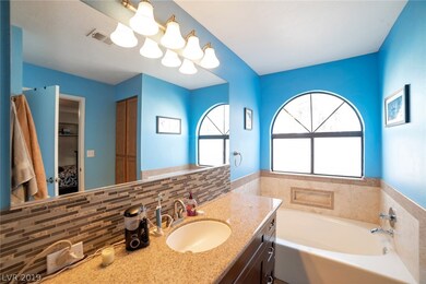 2824 Edge Rock Cir, Las Vegas, NV 89117 - photo 4