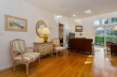 002-photo-living-room-7147988