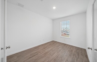 3083 Clydesdale Dr, Alvin, TX 77511 - photo 2