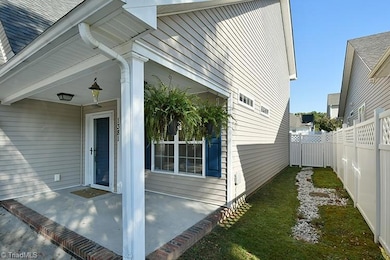 1381 Fort Place Ct, Winston Salem, NC 27127 - photo 3