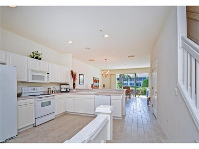 956 Hampton Cir unit 81, Naples, FL 34105 - photo 5