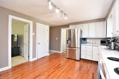 286 Foster St, Littleton, MA 01460 - photo 3