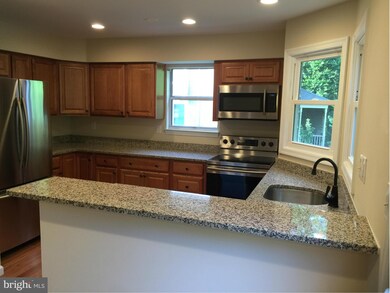 15201 Valley Stream Dr, Woodbridge, VA 22191 - photo 5