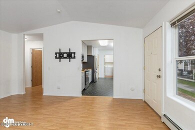 05-Living Room 20210712-DW-2881