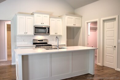 unlisted-address, Broken Arrow, OK 74014 - photo 4