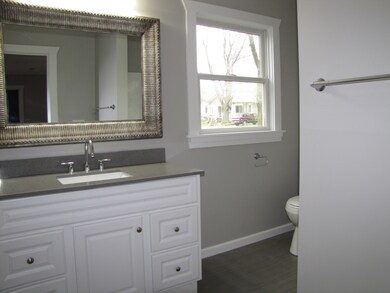 314 E Ensey St, Tuscola, IL 61953 - photo 6