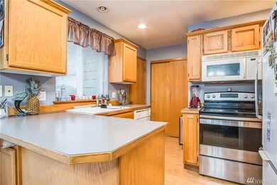 2215 Oak St, Lynden, WA 98264 - photo 5