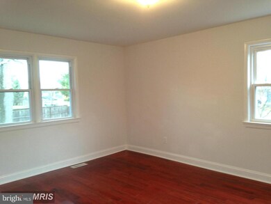 7717 Emerson Rd, Hyattsville, MD 20784 - photo 2