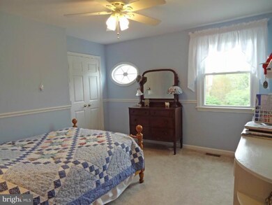 13702 Stonehunt Ct, Clifton, VA 20124 - photo 6