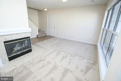 8209 Crossbrook Ct unit 201, Lorton, VA 22079 - photo 6