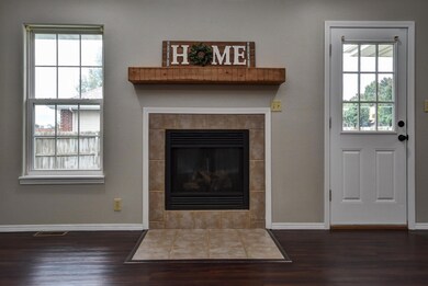 645 Parrish Ln Living Room 2