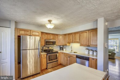 11518 Underoak Ct, Reston, VA 20191 - photo 5