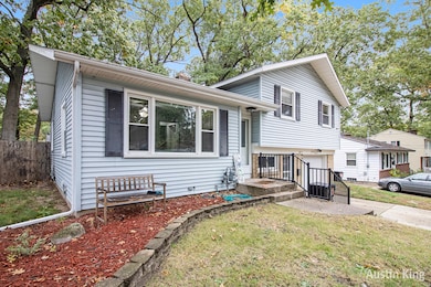 1481 Southlawn Dr SW, Wyoming, MI 49509 - photo 3