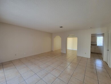 10401 Ashwood Dr unit AB, El Paso, TX 79935 - photo 5