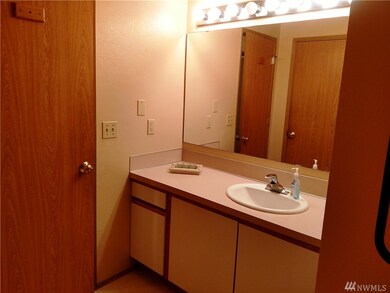 310 E Cedarcrest Ct, Chehalis, WA 98532 - photo 4