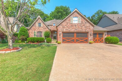 Woodcreek Villas home with 3 car garage and spacio