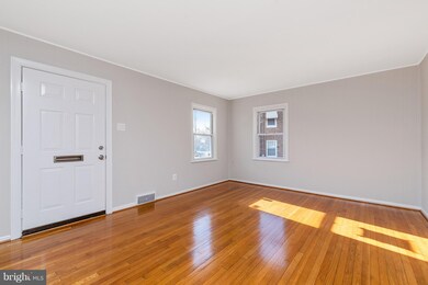 1160 Booker Dr, Capitol Heights, MD 20743 - photo 2