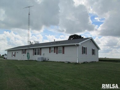 1567 Vasey Ln, Jacksonville, IL 62650 - photo 2