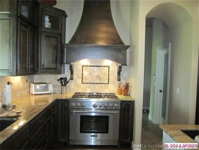 Thermador 6 burner gas stove with convection oven