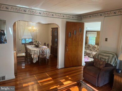 572 N Tyson Ave, Glenside, PA 19038 - photo 4