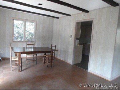 DR toward kitchen