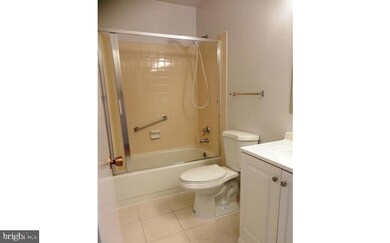 3500 Forest Edge Dr unit 3G, Silver Spring, MD 20906 - photo 3