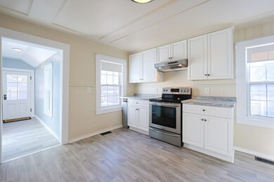 14 Forest St unit 16, Whitinsville, MA 01588 - photo 5
