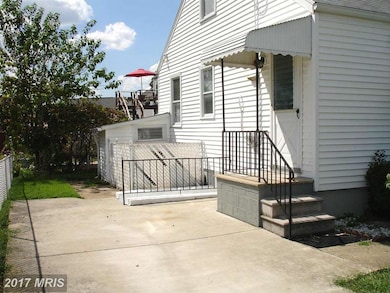 538 S Marlyn Ave, Essex, MD 21221 - photo 3