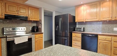 1538 Hope St, Klamath Falls, OR 97603 - photo 7