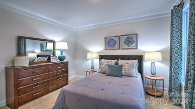 433 Fox Cove Rd, Hendersonville, NC 28792 - photo 4